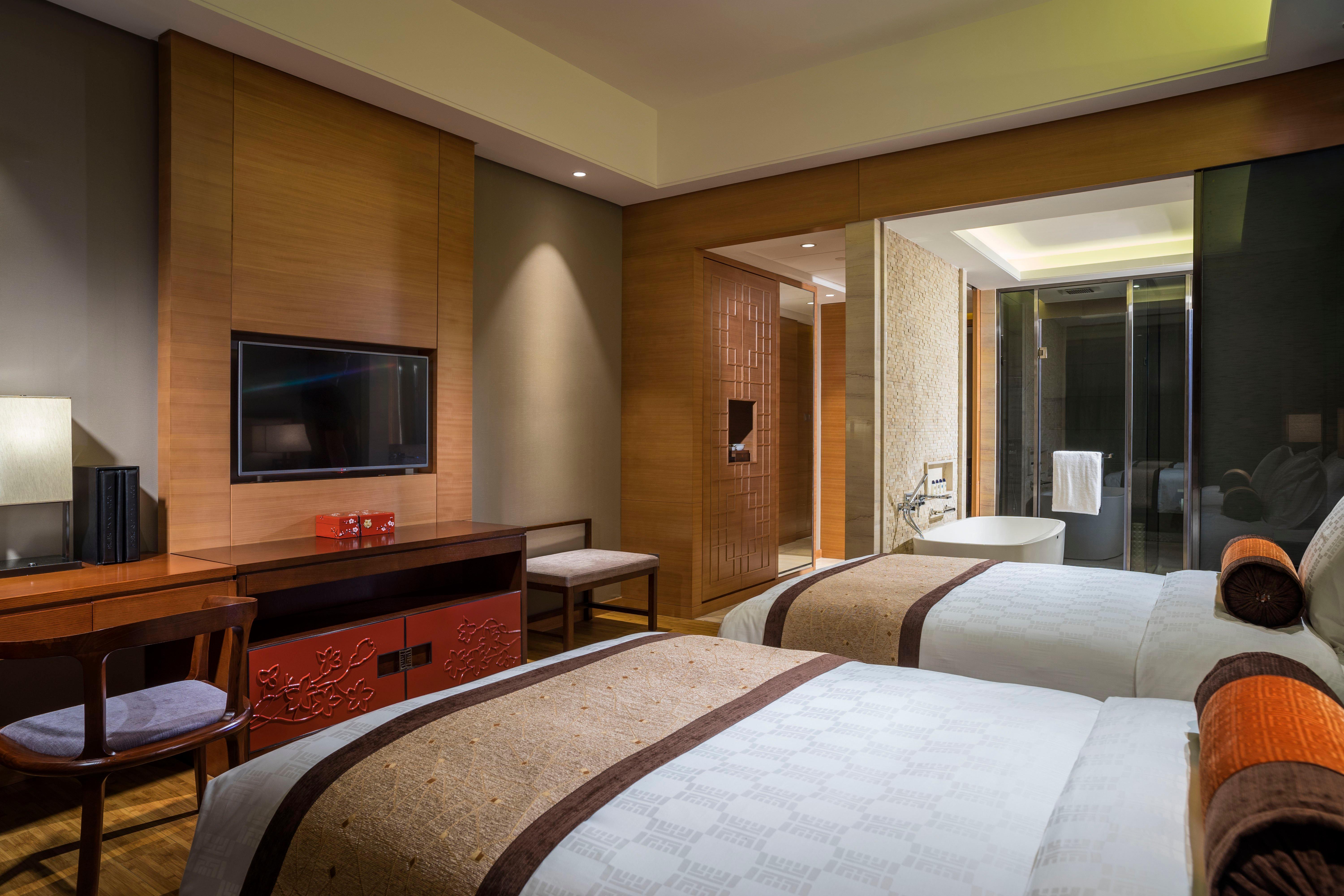 HUALUXE Yangjiang City Center, an IHG Hotel Bagian luar foto