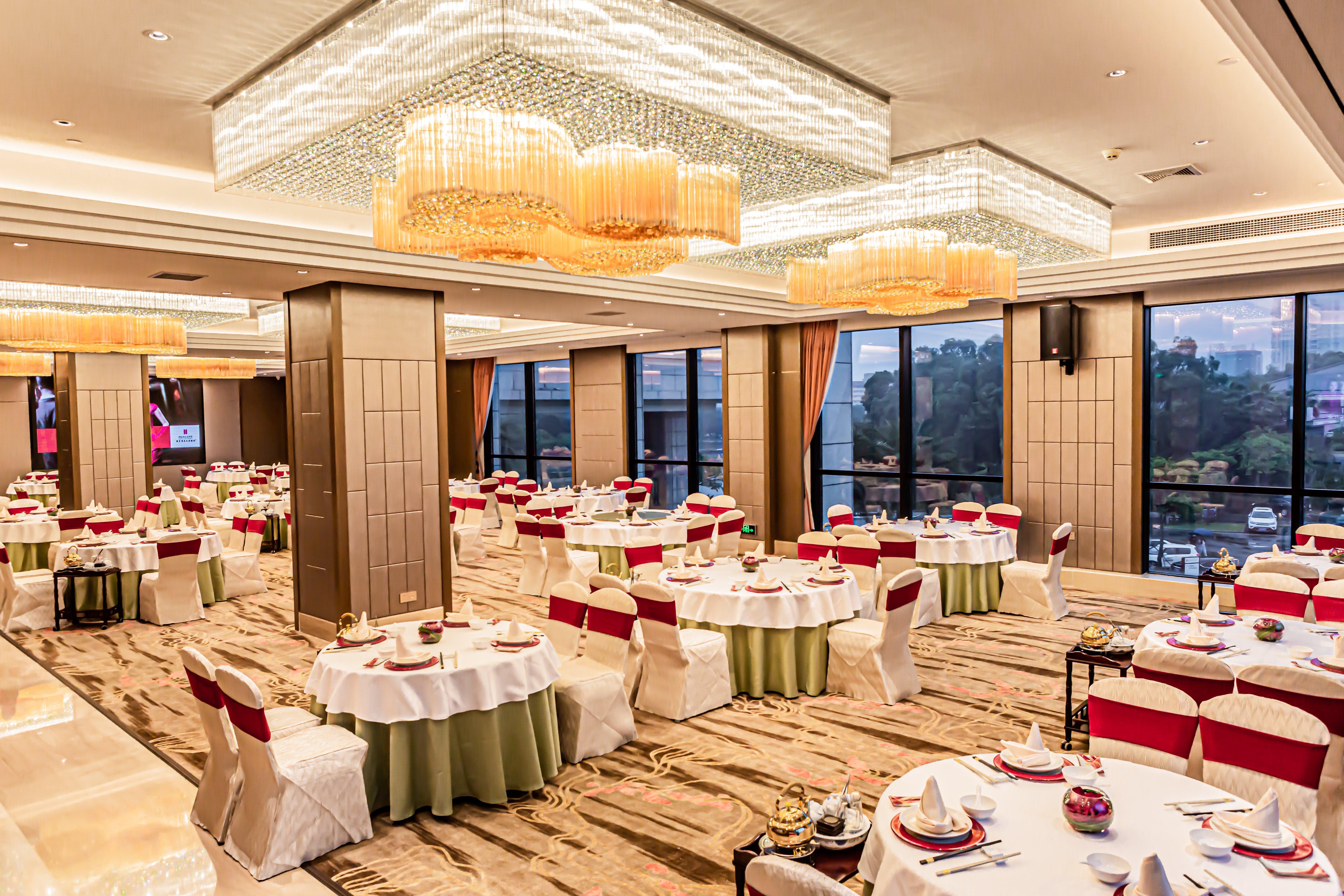HUALUXE Yangjiang City Center, an IHG Hotel Bagian luar foto