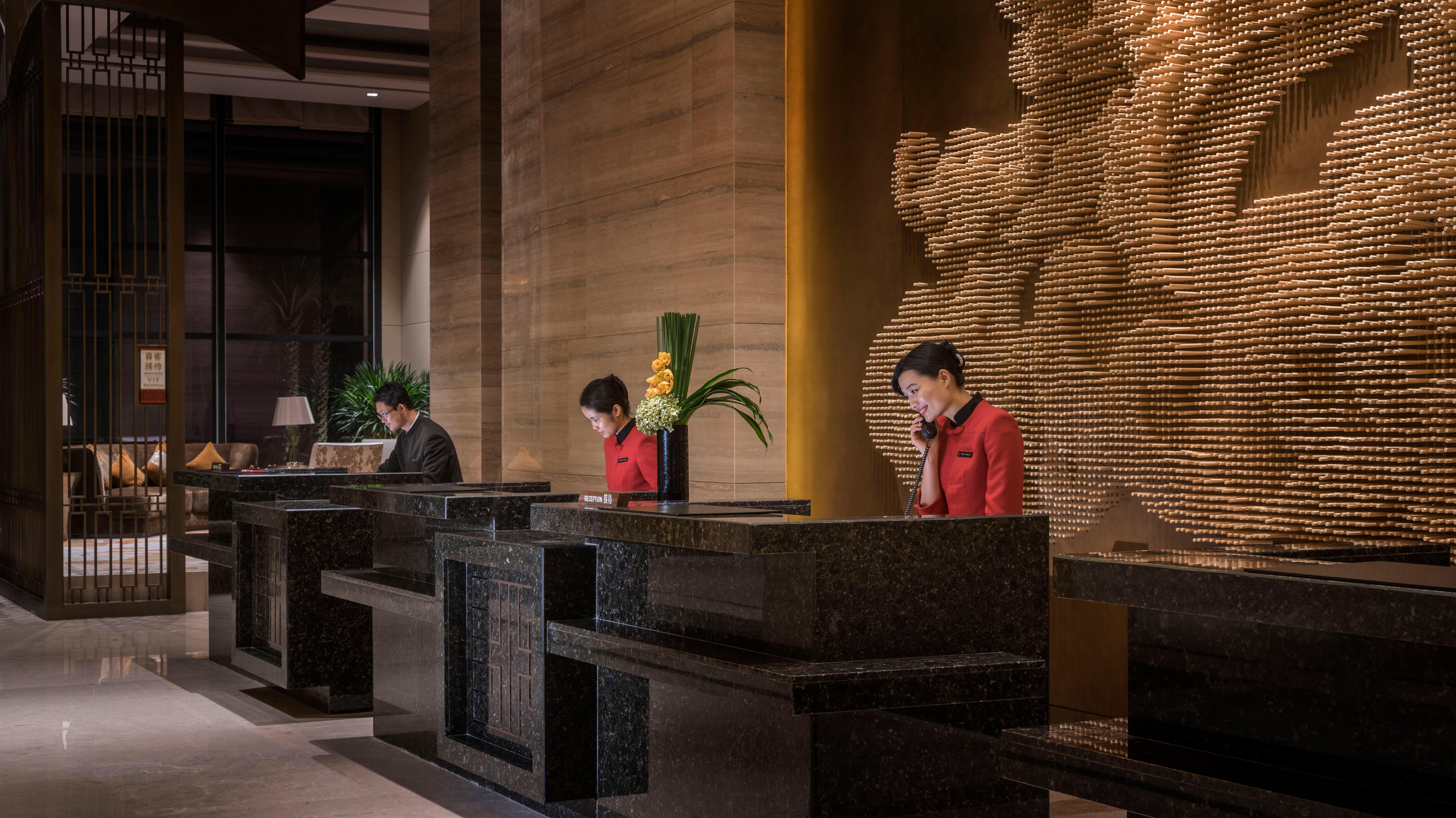 HUALUXE Yangjiang City Center, an IHG Hotel Bagian luar foto
