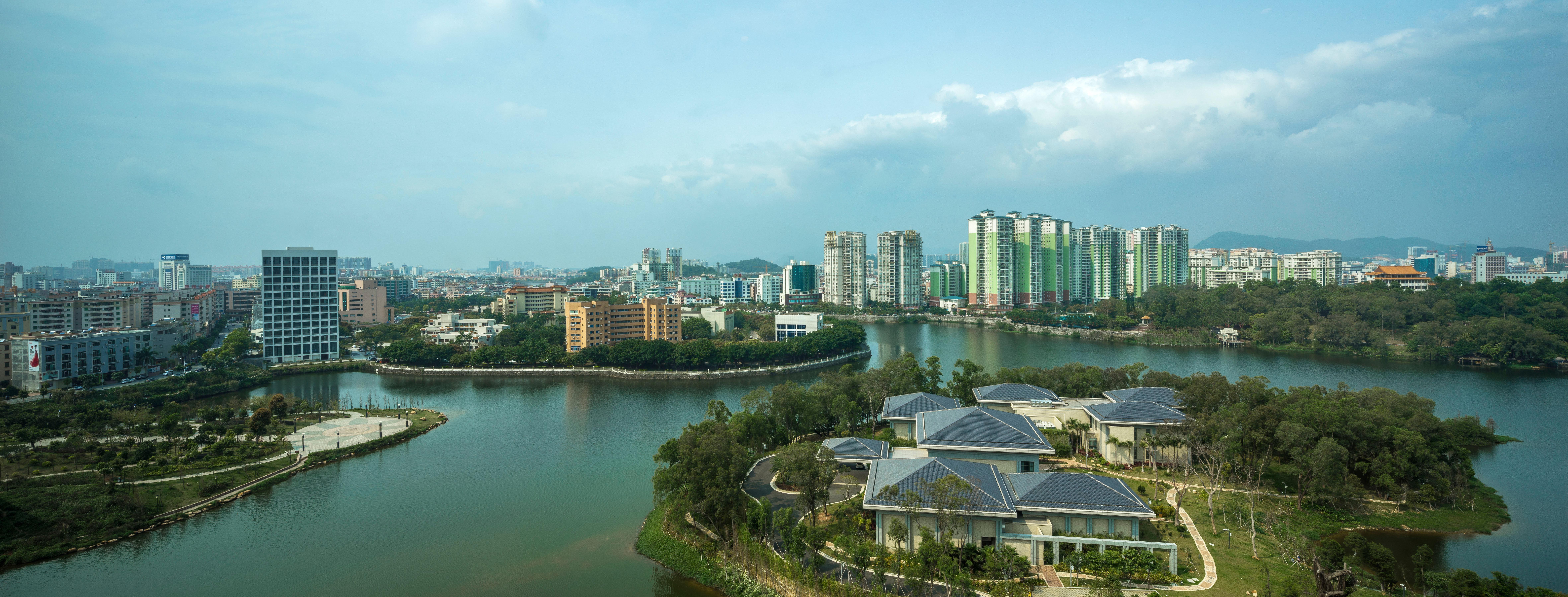 HUALUXE Yangjiang City Center, an IHG Hotel Bagian luar foto