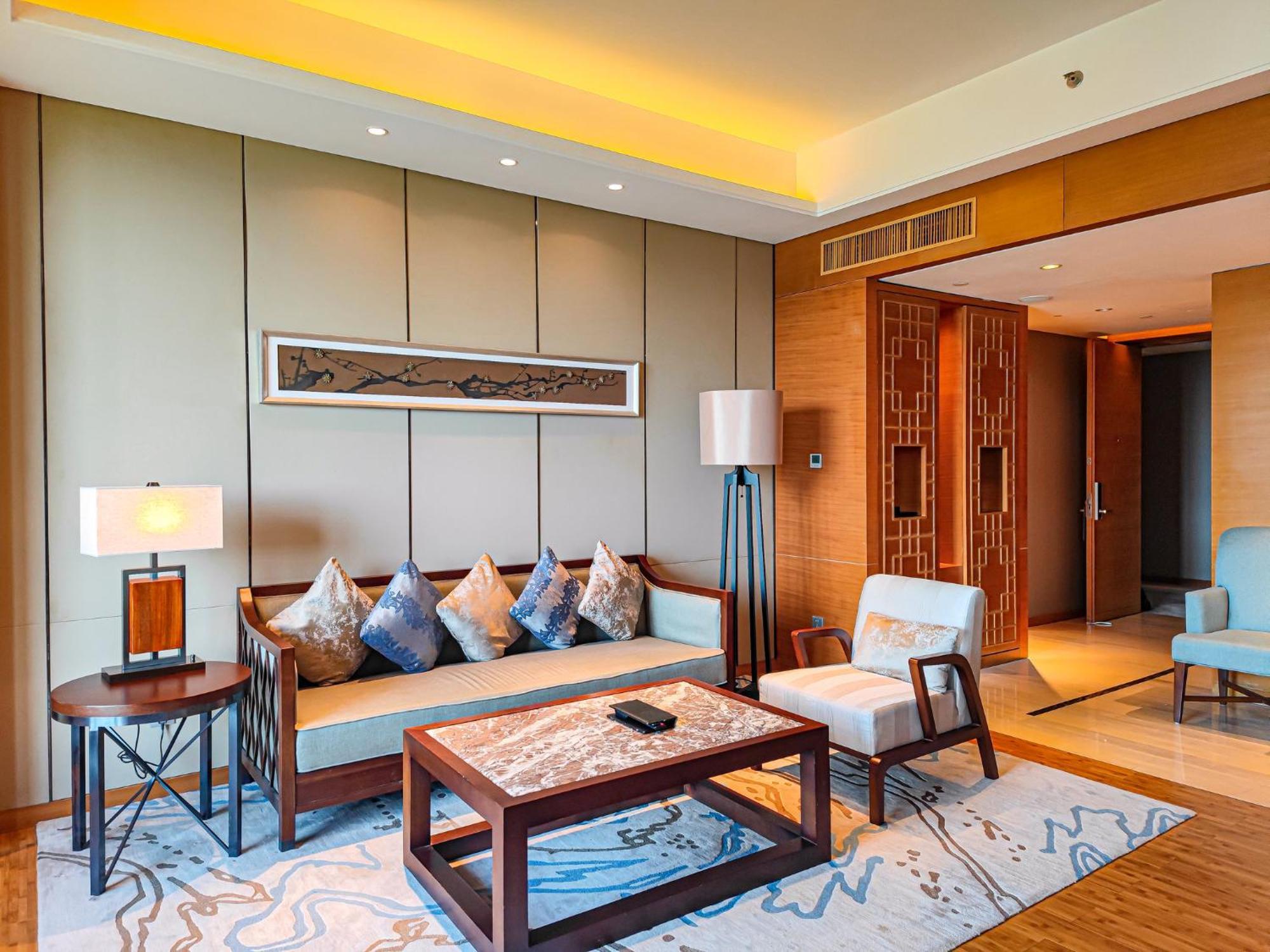 HUALUXE Yangjiang City Center, an IHG Hotel Bagian luar foto