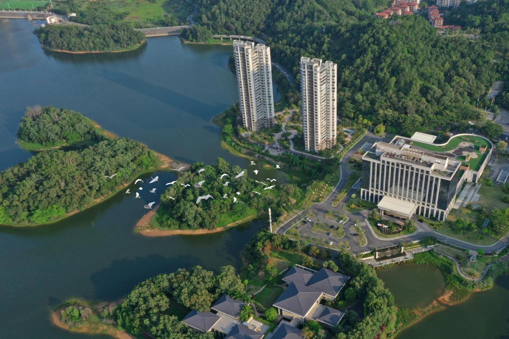 HUALUXE Yangjiang City Center, an IHG Hotel Bagian luar foto