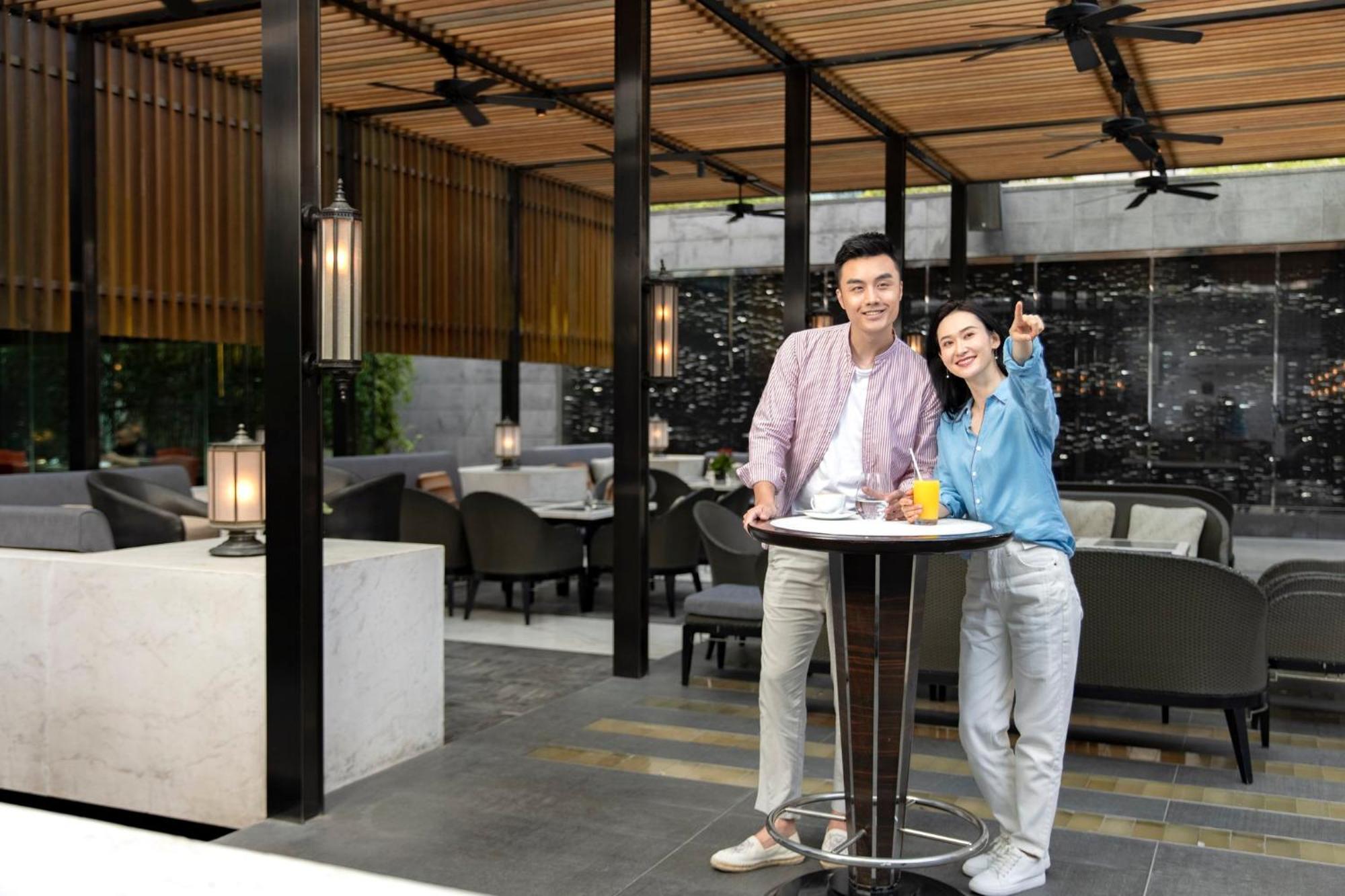 HUALUXE Yangjiang City Center, an IHG Hotel Bagian luar foto
