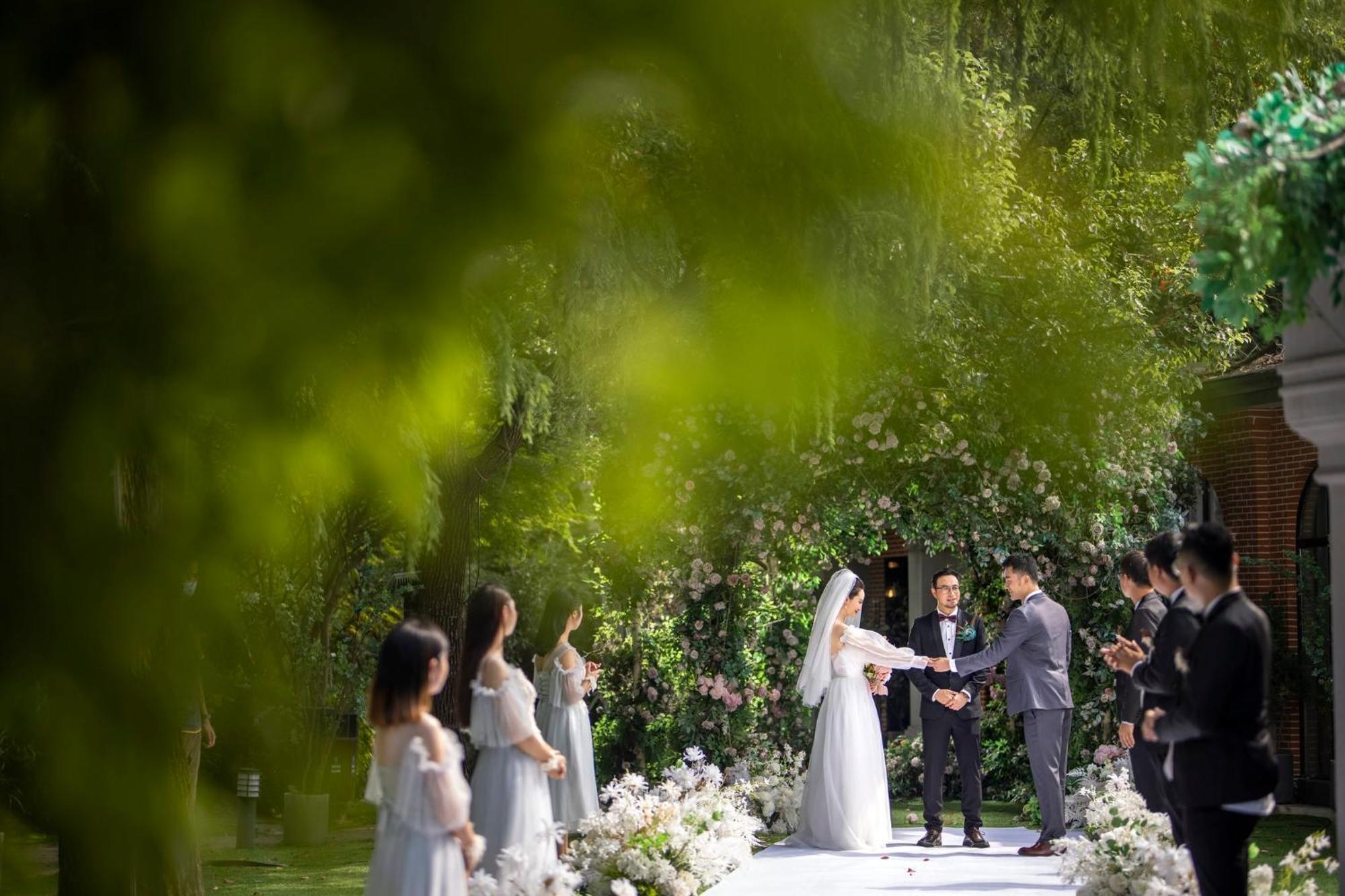 HUALUXE Yangjiang City Center, an IHG Hotel Bagian luar foto